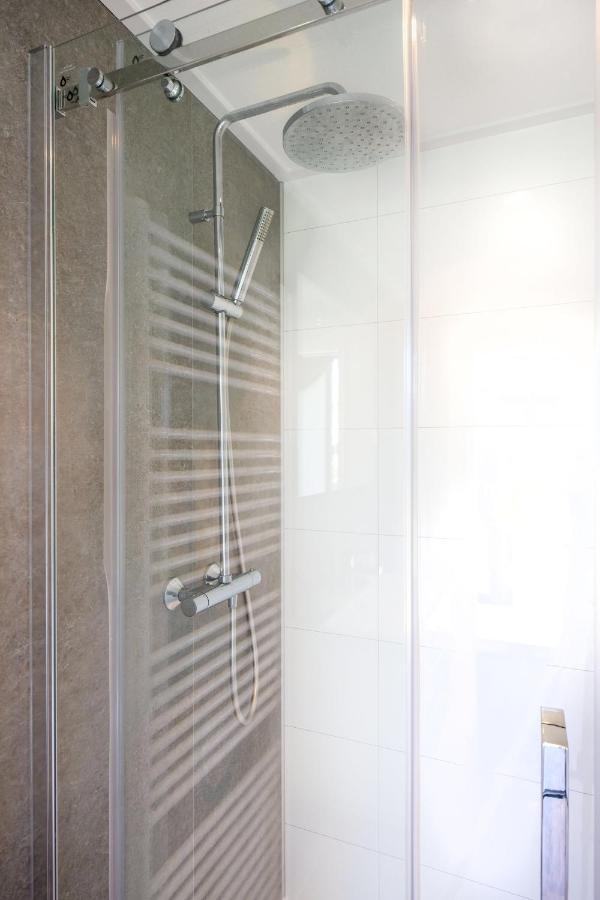 Cube Exclusive Plus mit Meerblick am Strand im EuroParcs Bad Hoophuizen Hulshorst Exterior foto