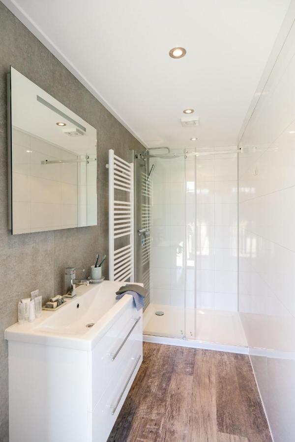 Cube Exclusive Plus mit Meerblick am Strand im EuroParcs Bad Hoophuizen Hulshorst Exterior foto